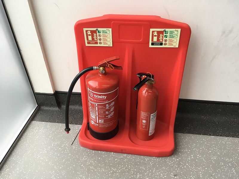 CO₂ Fire Extinguisher (4.5 / 6.5 kg)